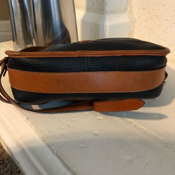 Dooney & Bourke Vintage pebbled Navy purse - Picture 6 of 9